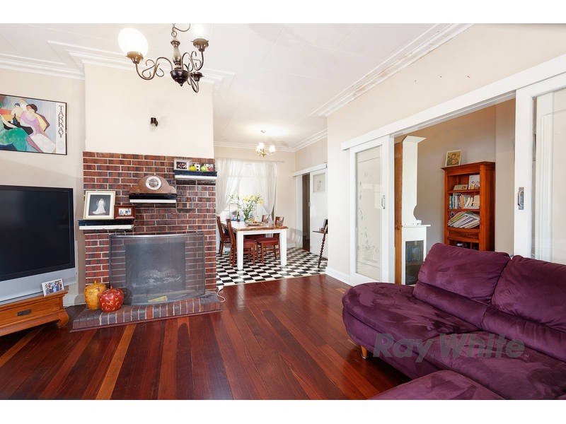 12 Redmond Road, Hamilton Hill WA 6163