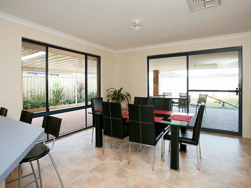 9 Aurora Drive, Atwell WA 6164