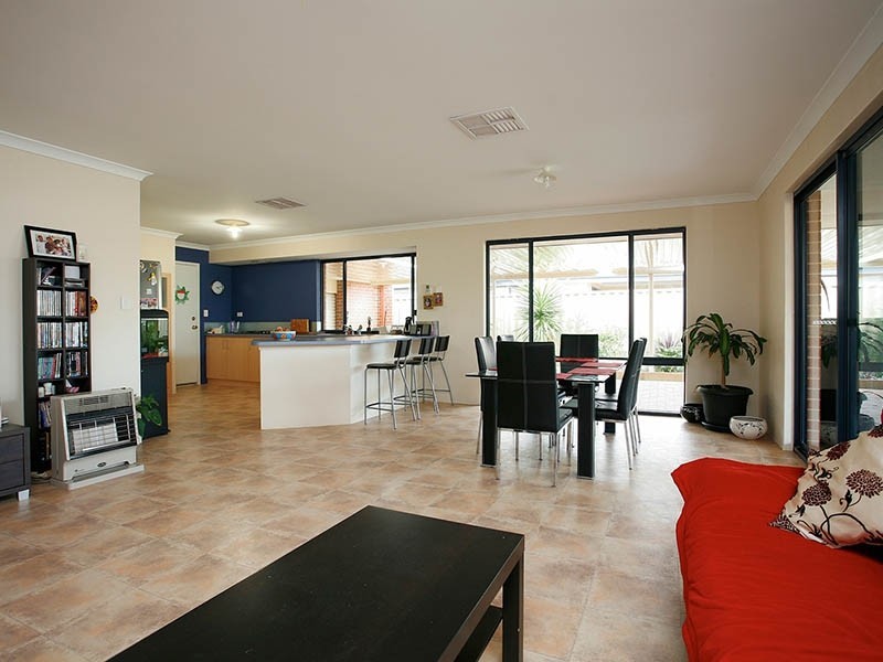 9 Aurora Drive, Atwell WA 6164