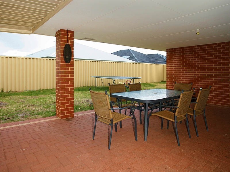 9 Aurora Drive, Atwell WA 6164