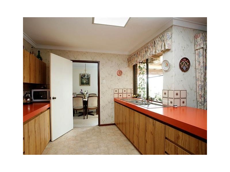 4 Dorward Ct, Kardinya WA 6163