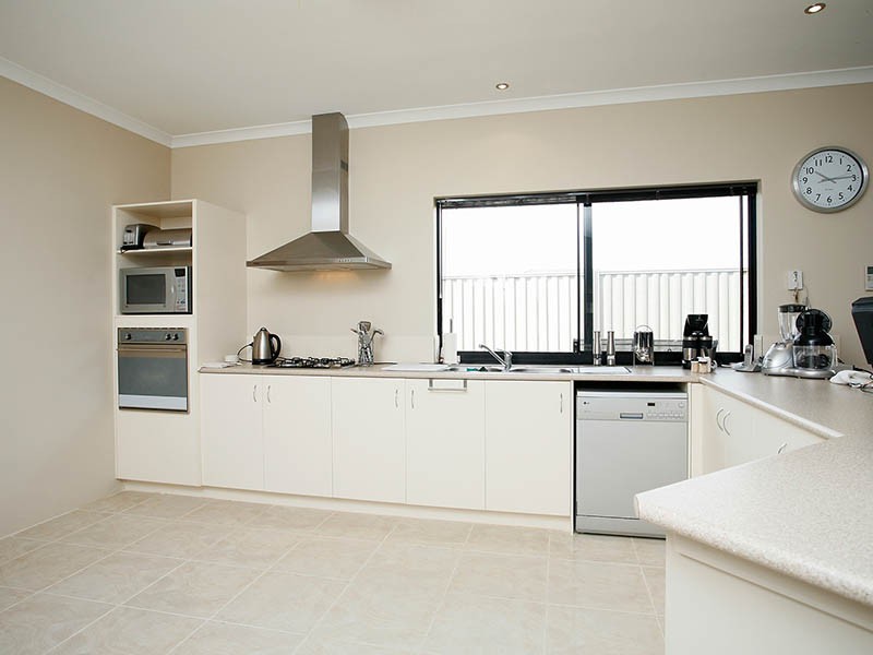 1 Lowell Terrace, Piara Waters WA 6112