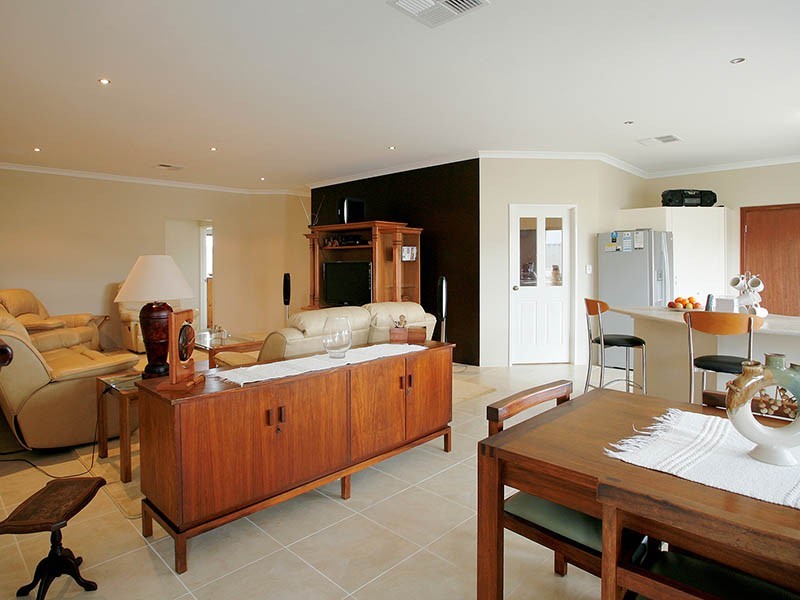 1 Lowell Terrace, Piara Waters WA 6112