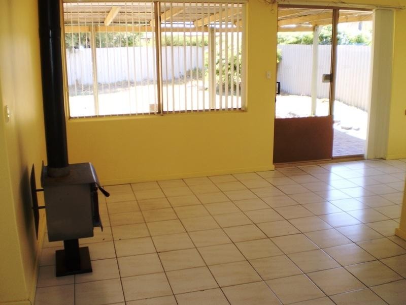 36 Broadwater Gardens, South Lake WA 6164