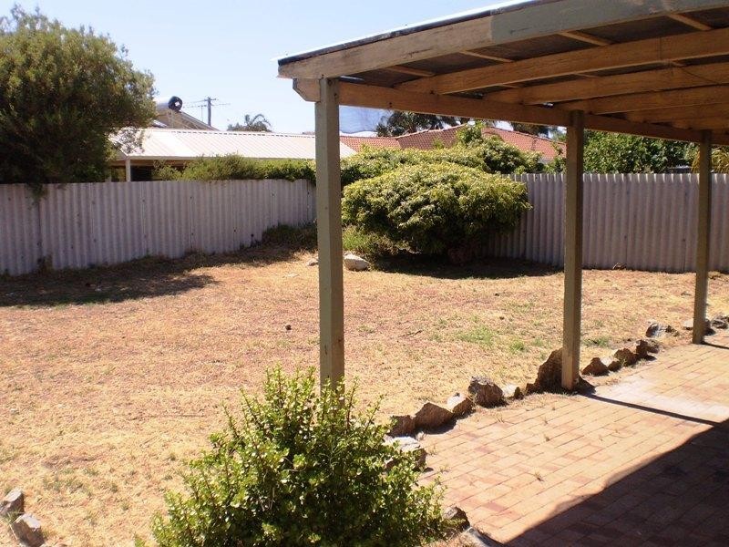 36 Broadwater Gardens, South Lake WA 6164