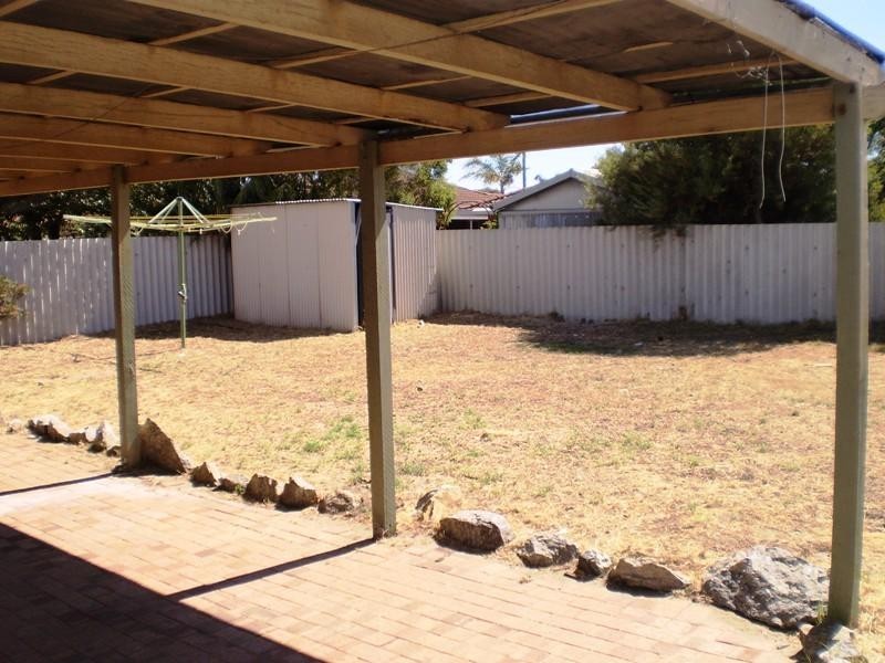 36 Broadwater Gardens, South Lake WA 6164