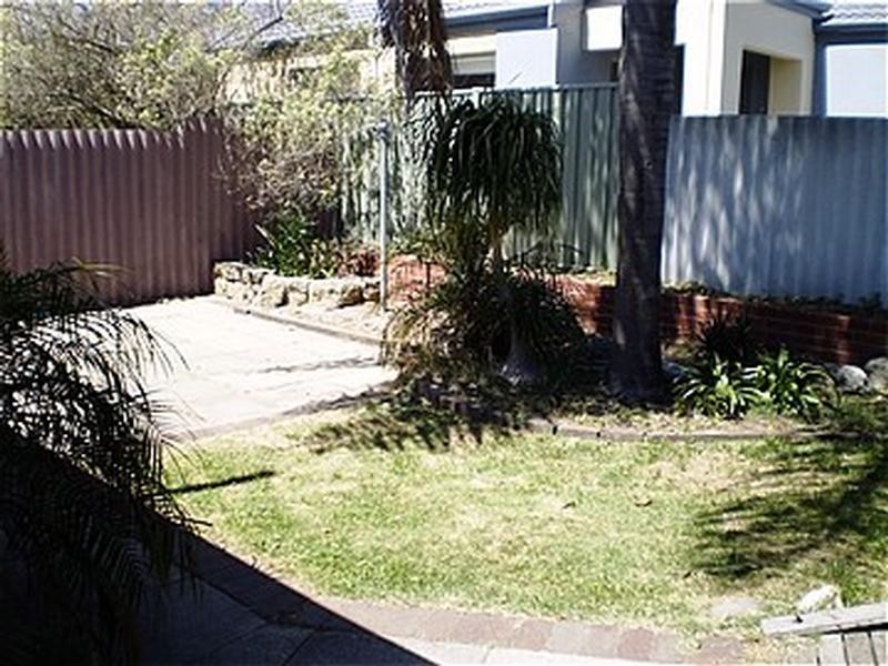 2 Burney Ct, Kardinya WA 6163