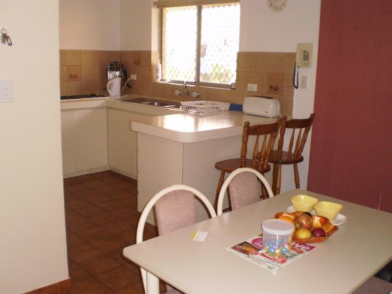 18/6-8 Pinewood Ave, Kardinya WA 6163