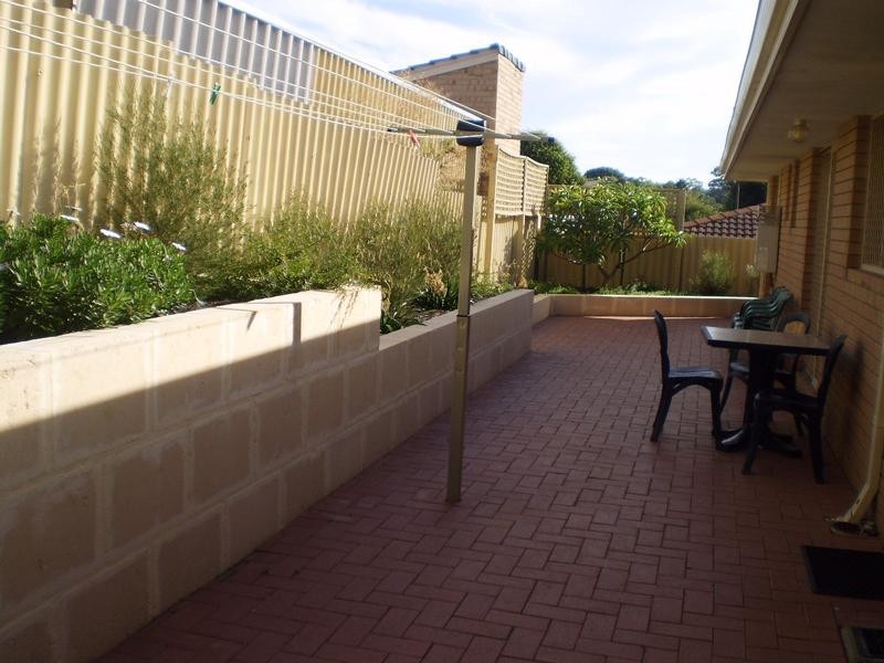 18/6-8 Pinewood Ave, Kardinya WA 6163