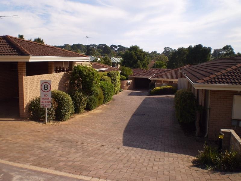 18/6-8 Pinewood Ave, Kardinya WA 6163