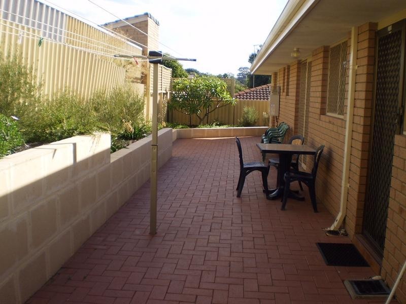 18/6-8 Pinewood Ave, Kardinya WA 6163