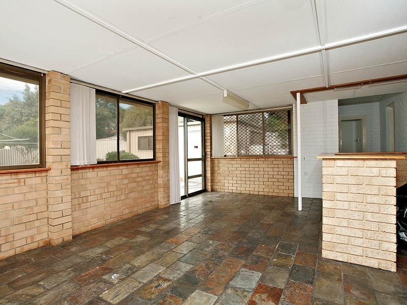 32 Juliet Road, Coolbellup WA 6163