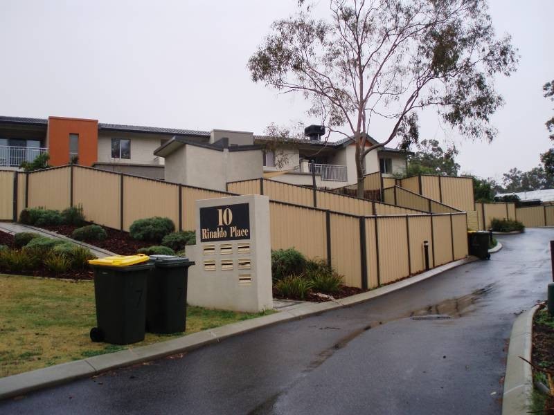 4/10 Rinaldo Pl, Coolbellup WA 6163