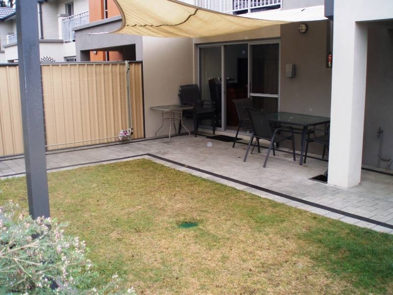 4/10 Rinaldo Pl, Coolbellup WA 6163