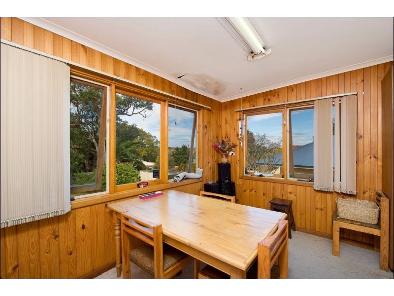 11 Harriott St, Willagee WA 6156