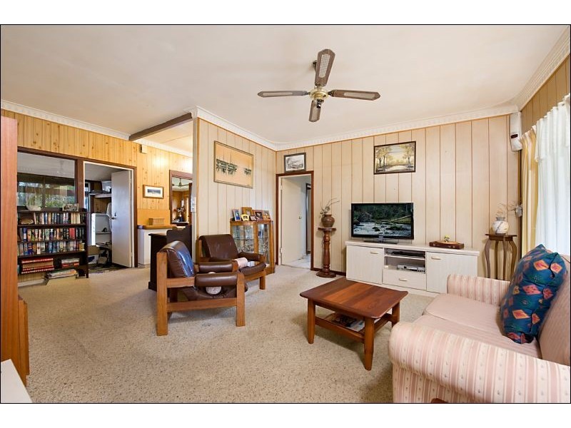 11 Harriott St, Willagee WA 6156