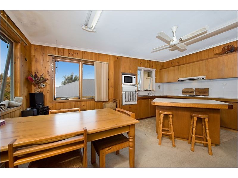 11 Harriott St, Willagee WA 6156