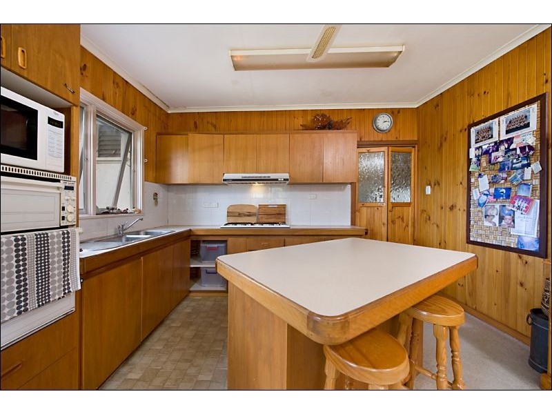11 Harriott St, Willagee WA 6156