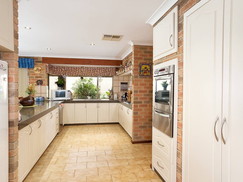 17 McBeth Way, Kardinya WA 6163