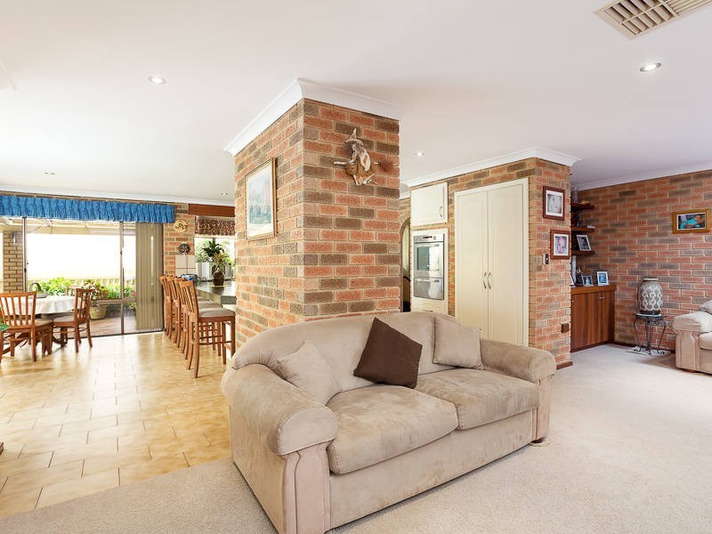 17 McBeth Way, Kardinya WA 6163