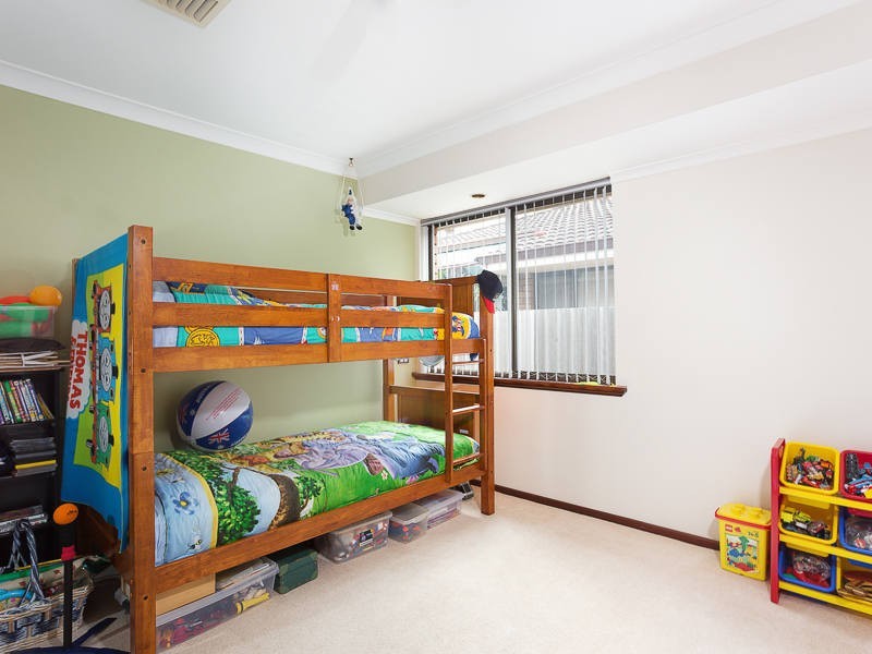 17 McBeth Way, Kardinya WA 6163