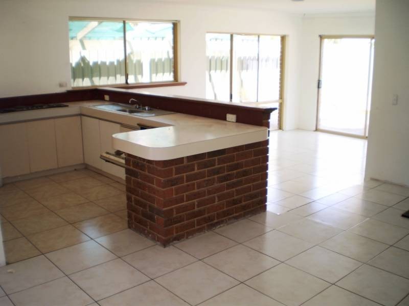 92 Elderberry Dr, South Lake WA 6164