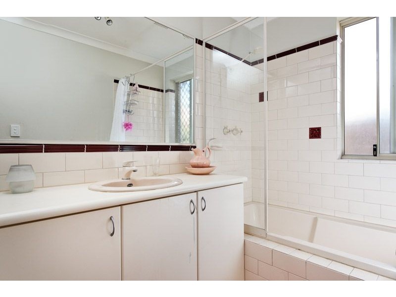 10/33 Paddington Ct, Bibra Lake WA 6163