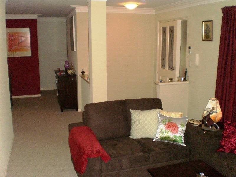 10/33 Paddington Ct, Bibra Lake WA 6163