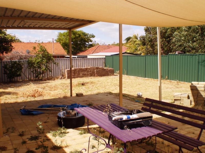30 Williams Rd, Coolbellup WA 6163