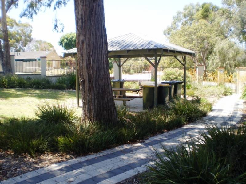 14/15 Rosalind Way, Coolbellup WA 6163
