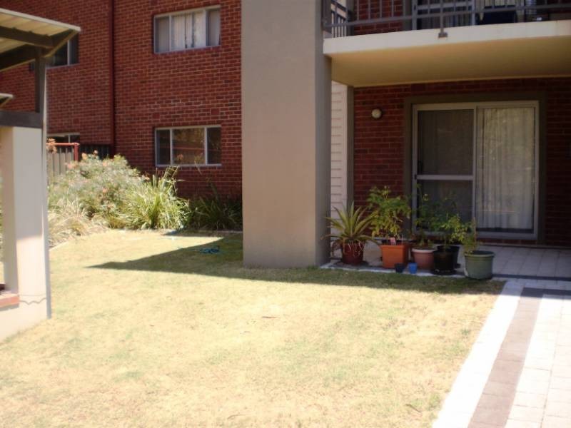 14/15 Rosalind Way, Coolbellup WA 6163