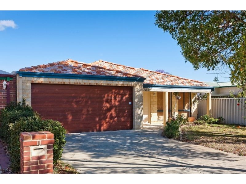 21 Jagoe Loop, Willagee WA 6156