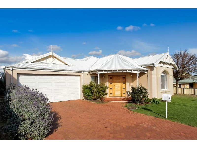 19 Peterborough Circle, North Lake WA 6163