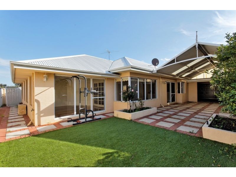 19 Peterborough Circle, North Lake WA 6163