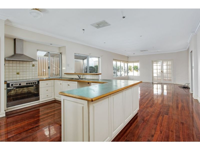 19 Peterborough Circle, North Lake WA 6163