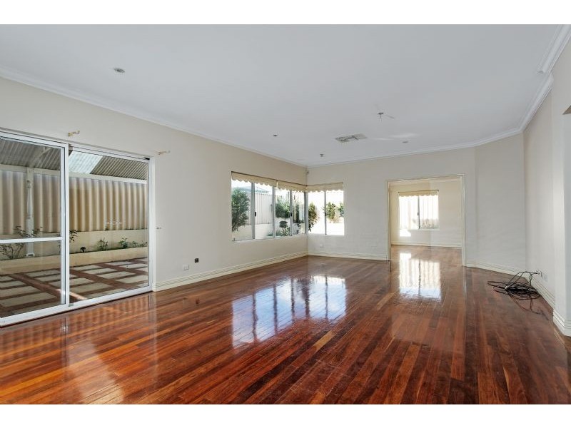 19 Peterborough Circle, North Lake WA 6163