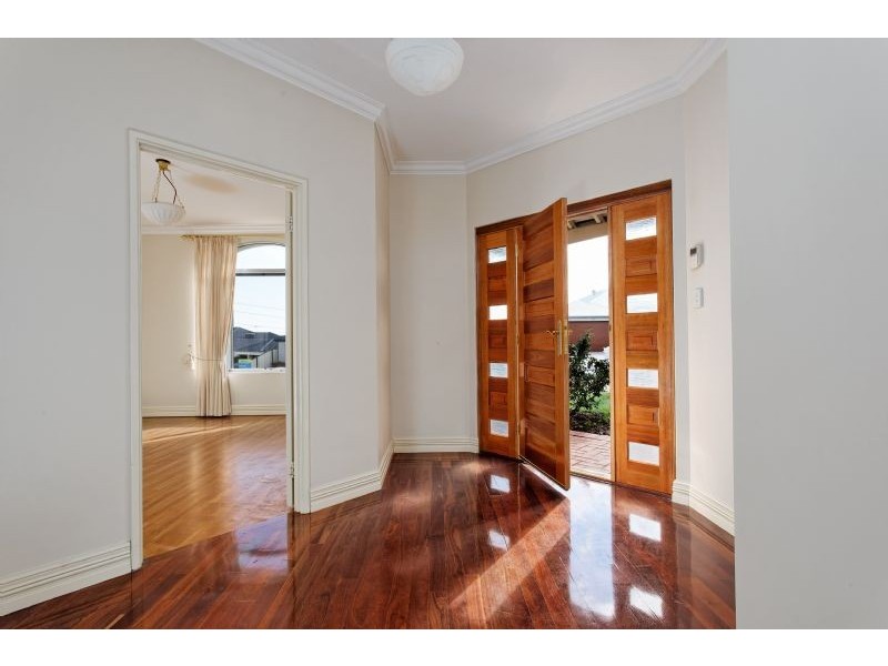 19 Peterborough Circle, North Lake WA 6163