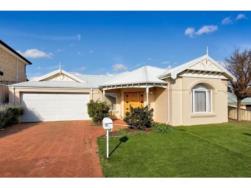19 Peterborough Circle, North Lake WA 6163