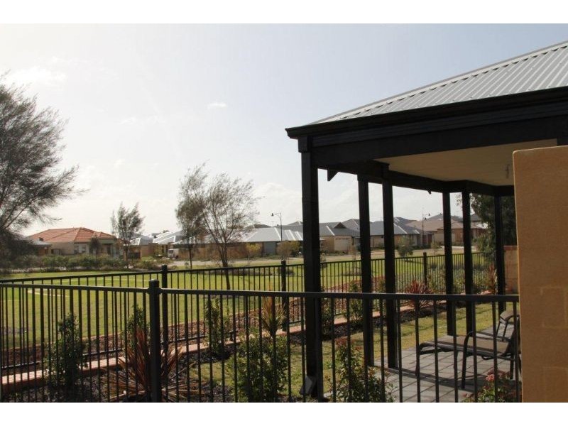 22 Serotina Lane, Aubin Grove WA 6164