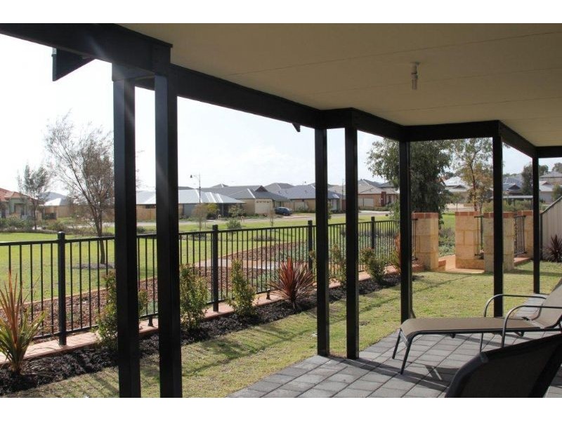 22 Serotina Lane, Aubin Grove WA 6164