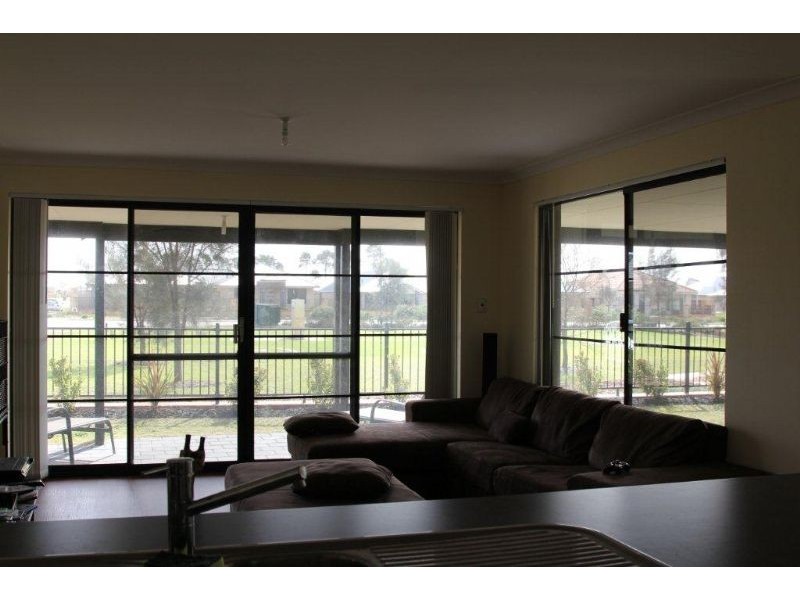 22 Serotina Lane, Aubin Grove WA 6164