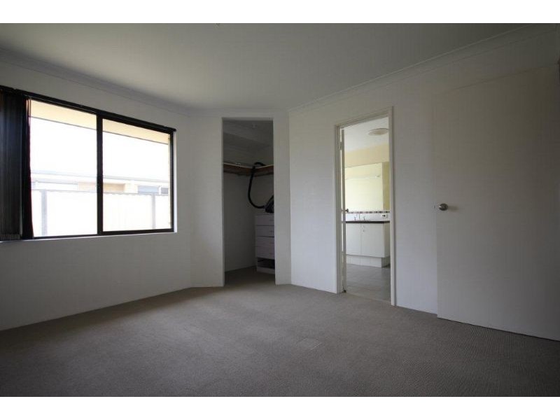 22 Serotina Lane, Aubin Grove WA 6164