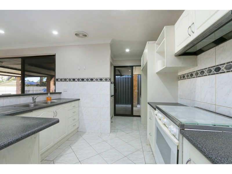 5 Alpin Court, Coolbellup WA 6163