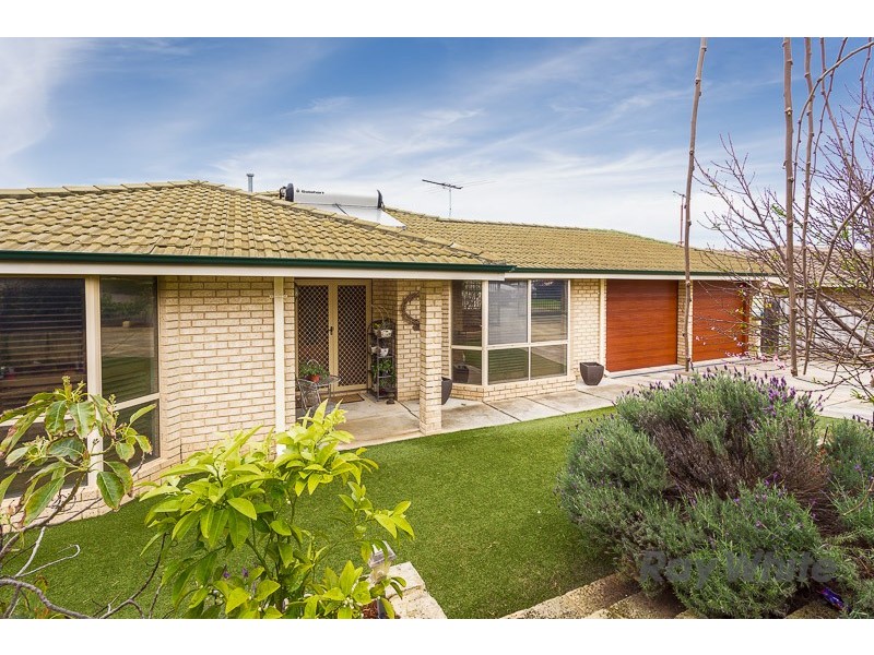 9 Barrington Street, Munster WA 6166