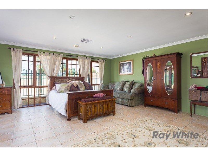 9 Barrington Street, Munster WA 6166