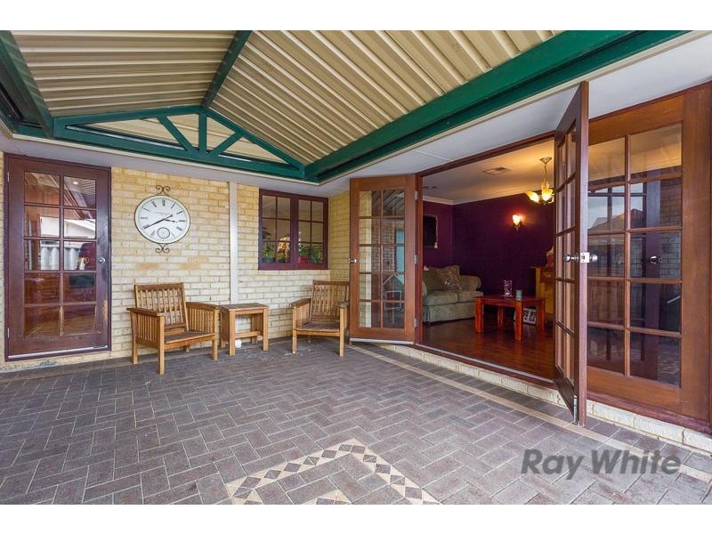 9 Barrington Street, Munster WA 6166