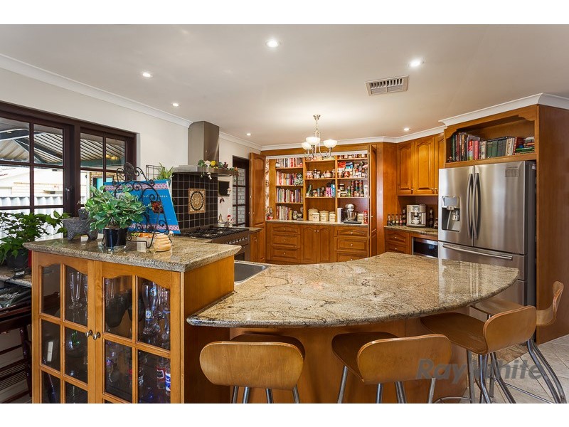 9 Barrington Street, Munster WA 6166