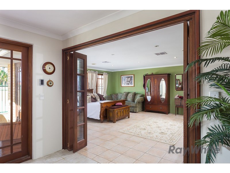 9 Barrington Street, Munster WA 6166