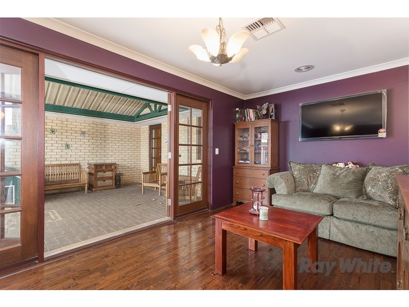 9 Barrington Street, Munster WA 6166