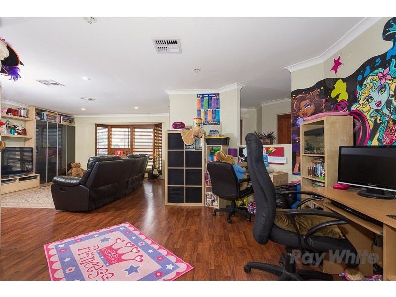 9 Barrington Street, Munster WA 6166